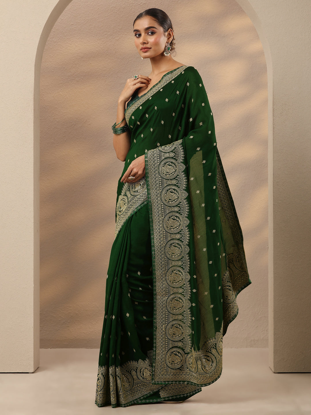  Green Embroidered Georgette Saree With Unstitched Blouse Piece 