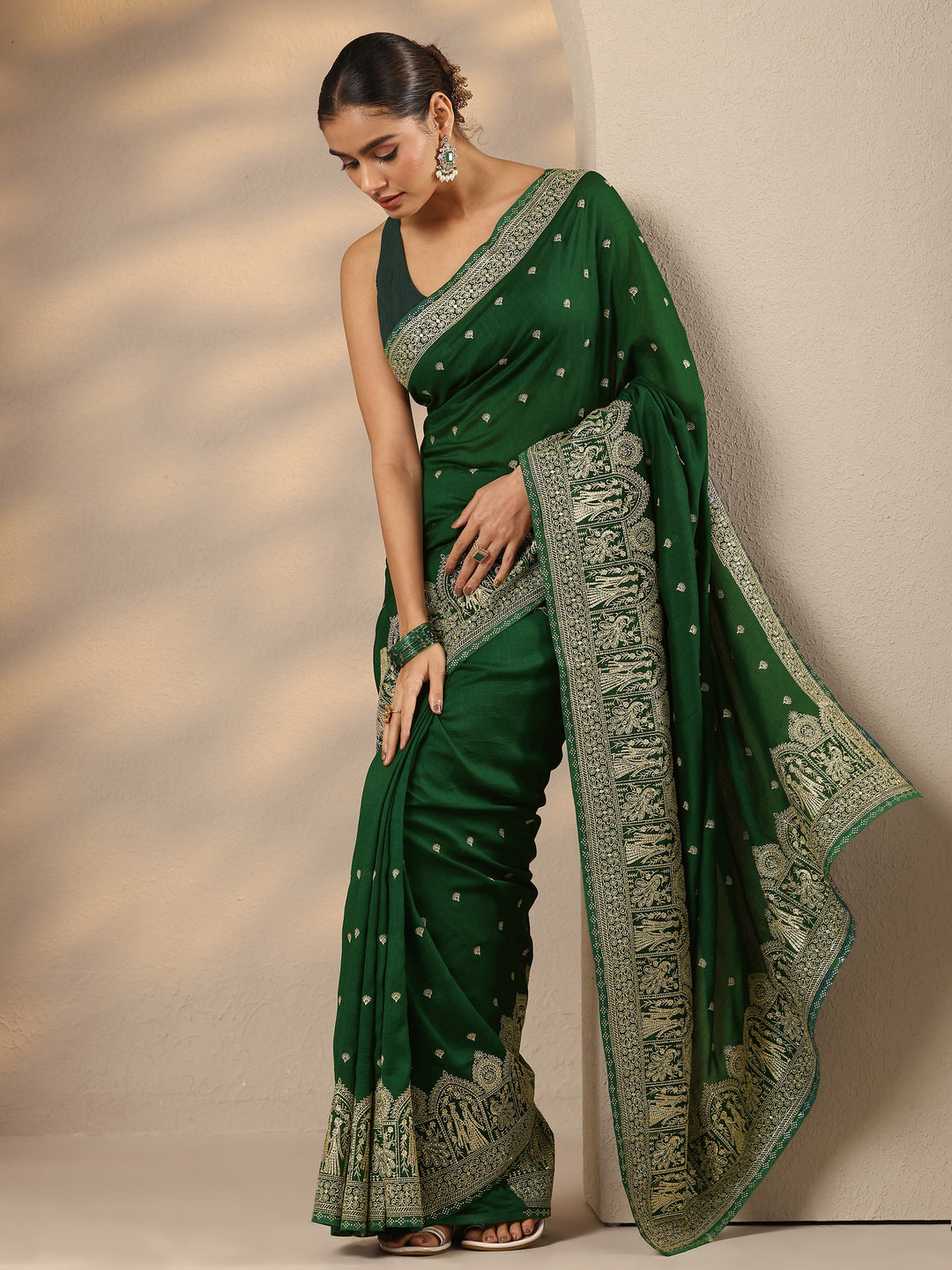  Green Embroidered Georgette Saree With Unstitched Blouse Piece 