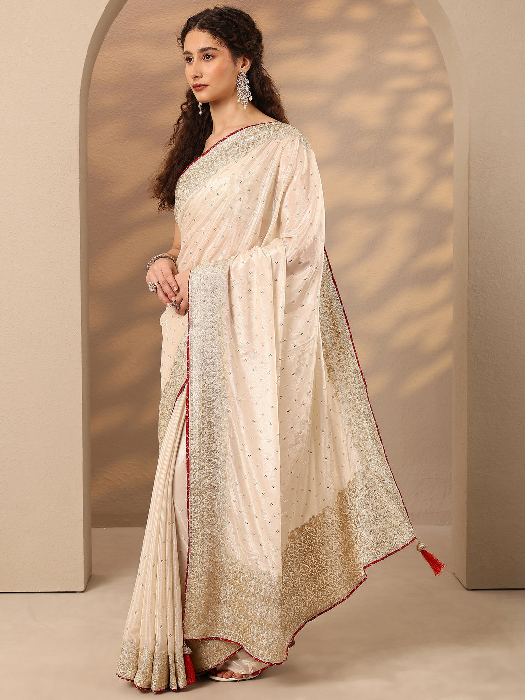  Cream Embellished Silk Blend Saree With Unstitched Blouse Piece 