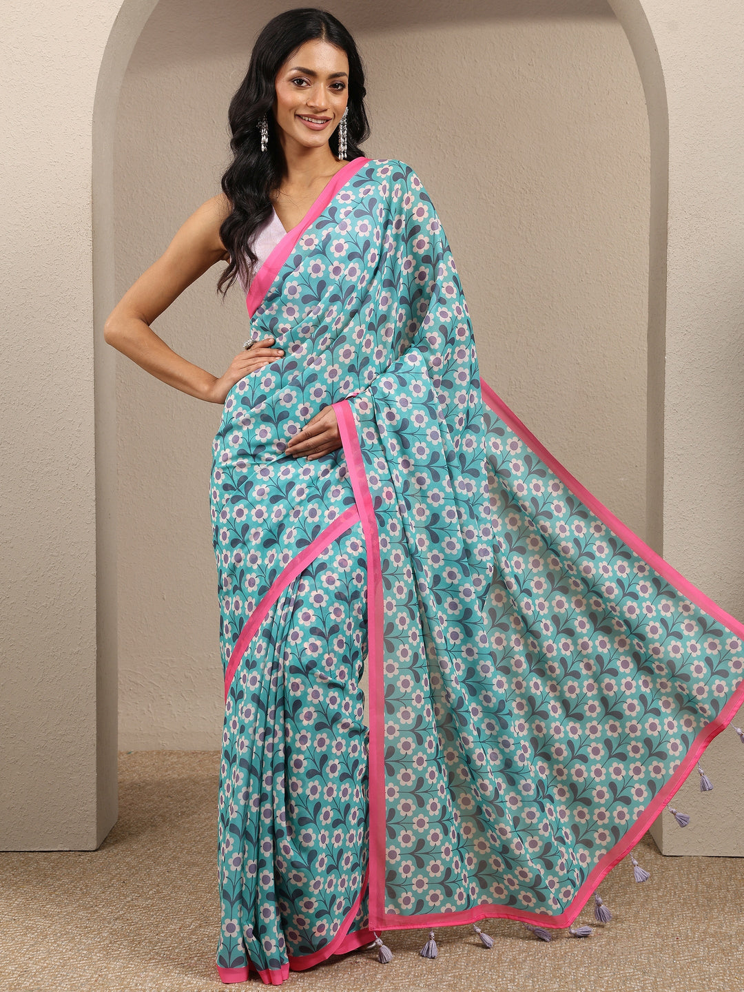  Green Printed Georgette Saree With Unstitched Blouse Piece 