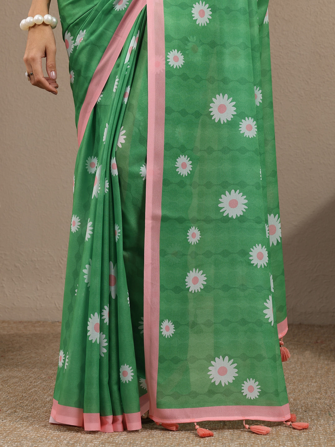  Green Printed Georgette Saree With Unstitched Blouse Piece 