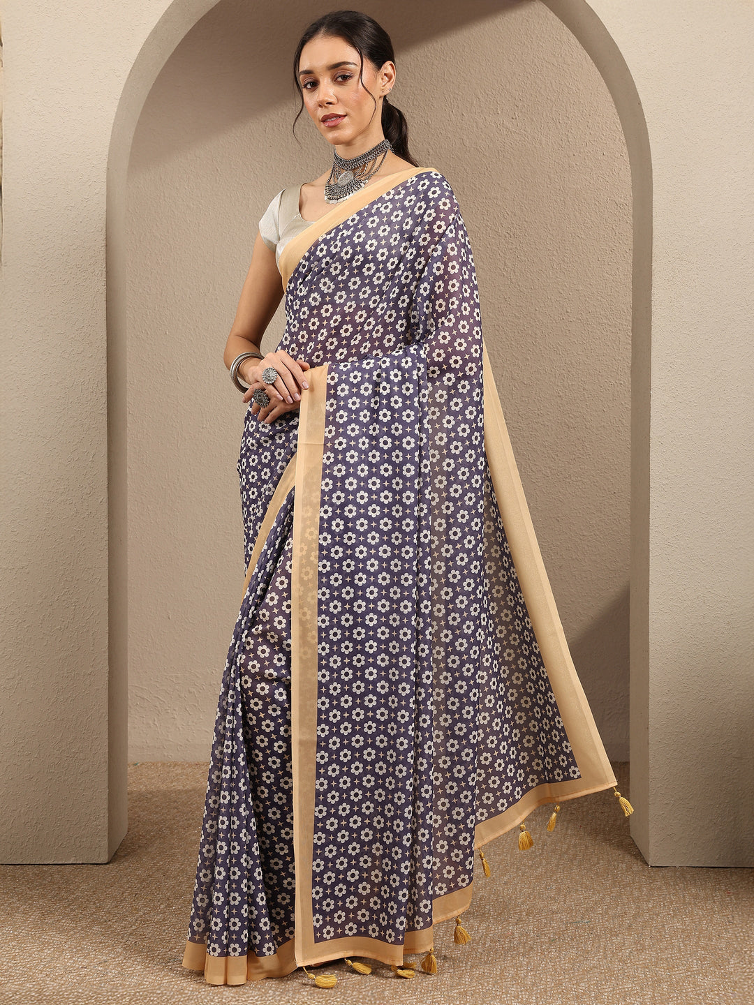  Lavender Printed Georgette Saree With Unstitched Blouse Piece 