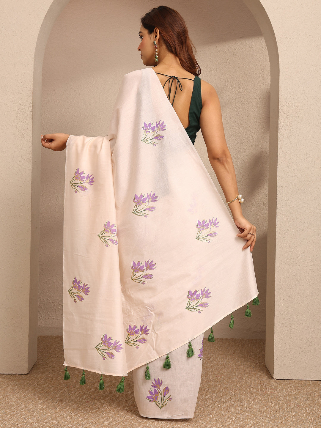  Off White Printed Cotton Blend Saree With Unstitched Blouse Piece 