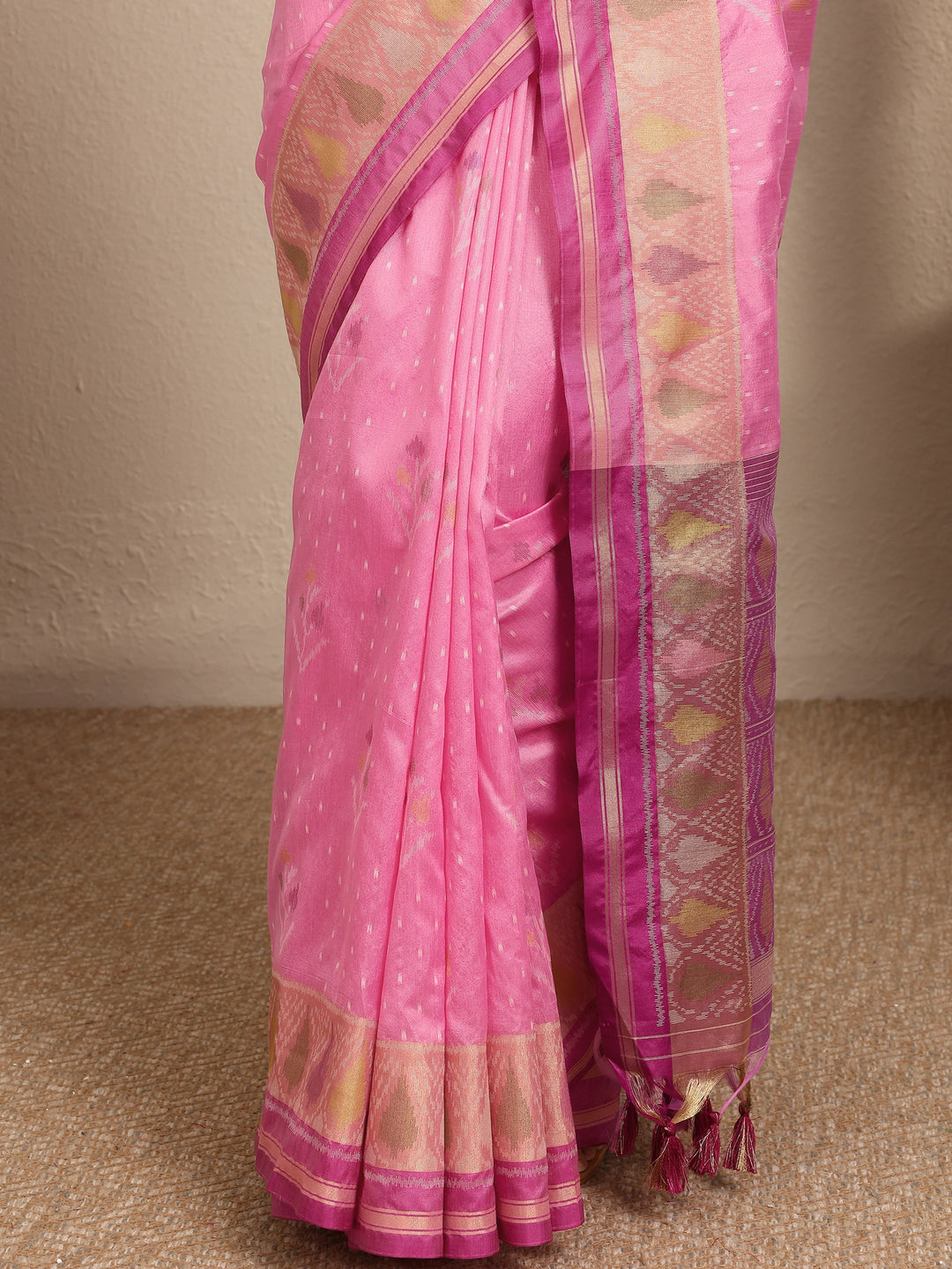  Pink Woven Design Banarsi Silk Blend Saree With Unstitched Blouse Piece 