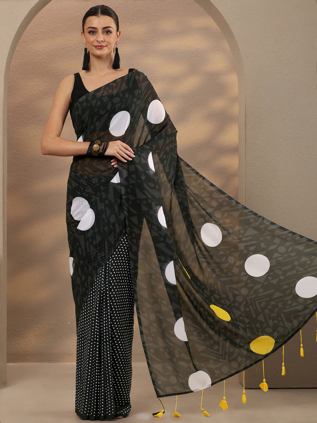  Black Geometric Printed Georgette Saree With Unstitched Blouse Piece 