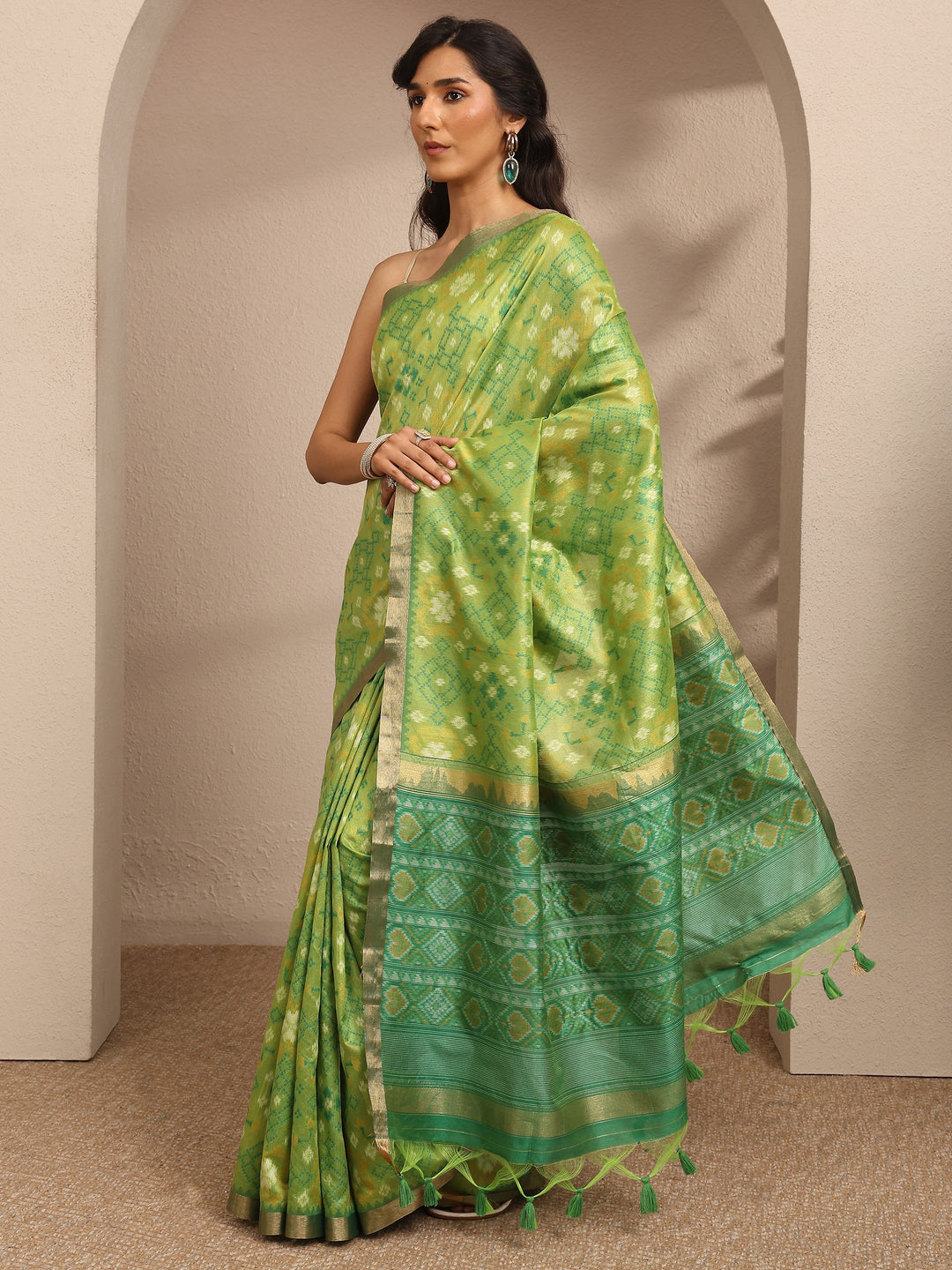  Green Woven Design Banarsi Silk Blend Saree With Unstitched Blouse Piece 