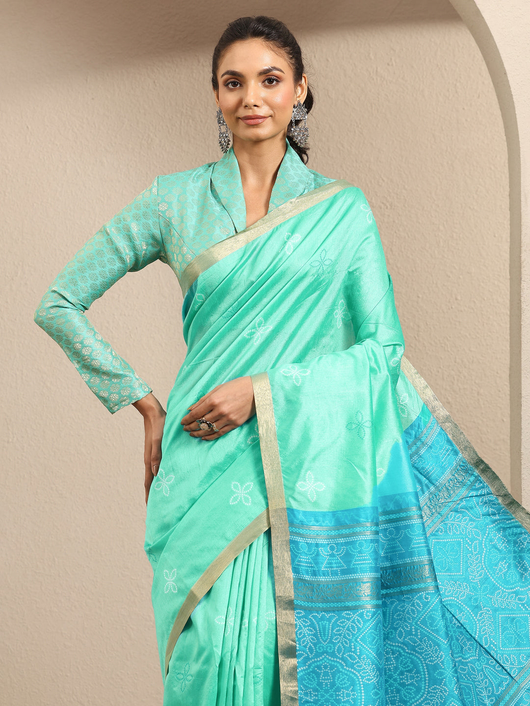 Green Woven Design Silk Blend Saree With Unstitched Blouse Piece 