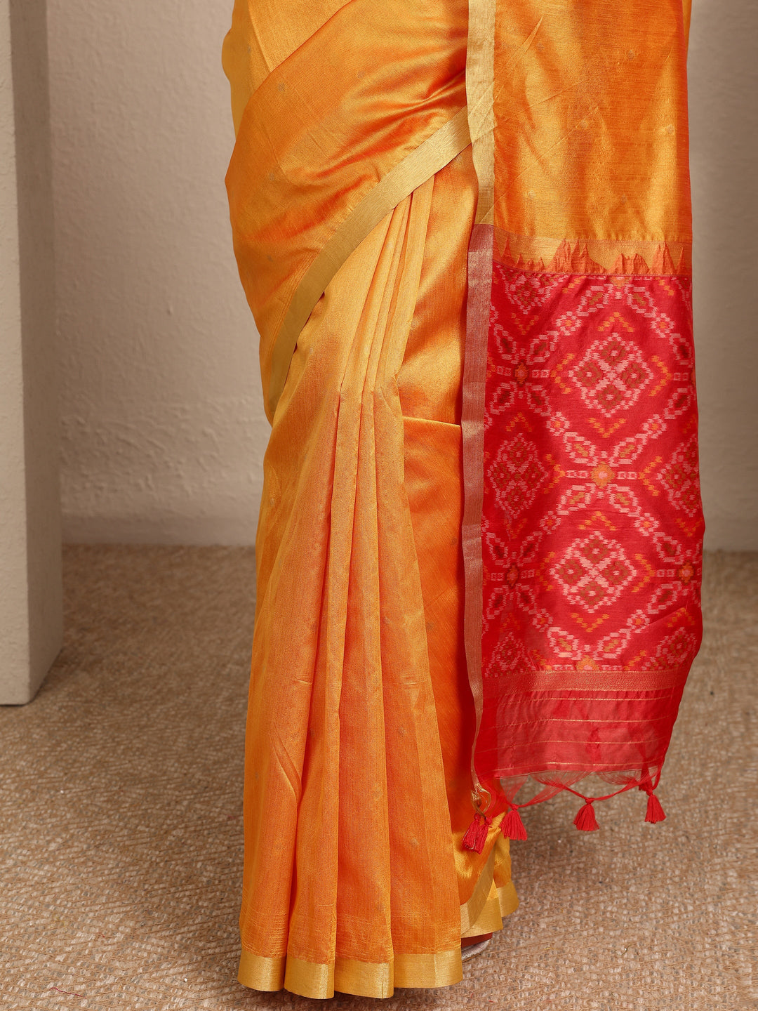  Red Woven Design Banarsi Silk Blend Saree With Unstitched Blouse Piece 
