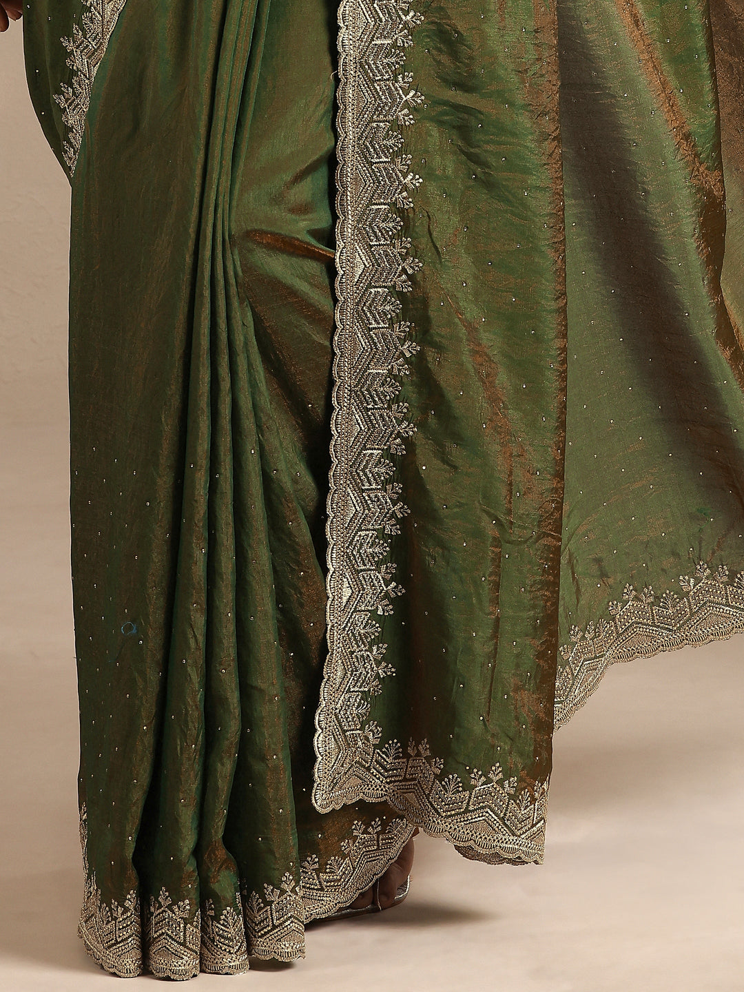  Green Embellished Silk Blend Saree With Unstitched Blouse Piece 