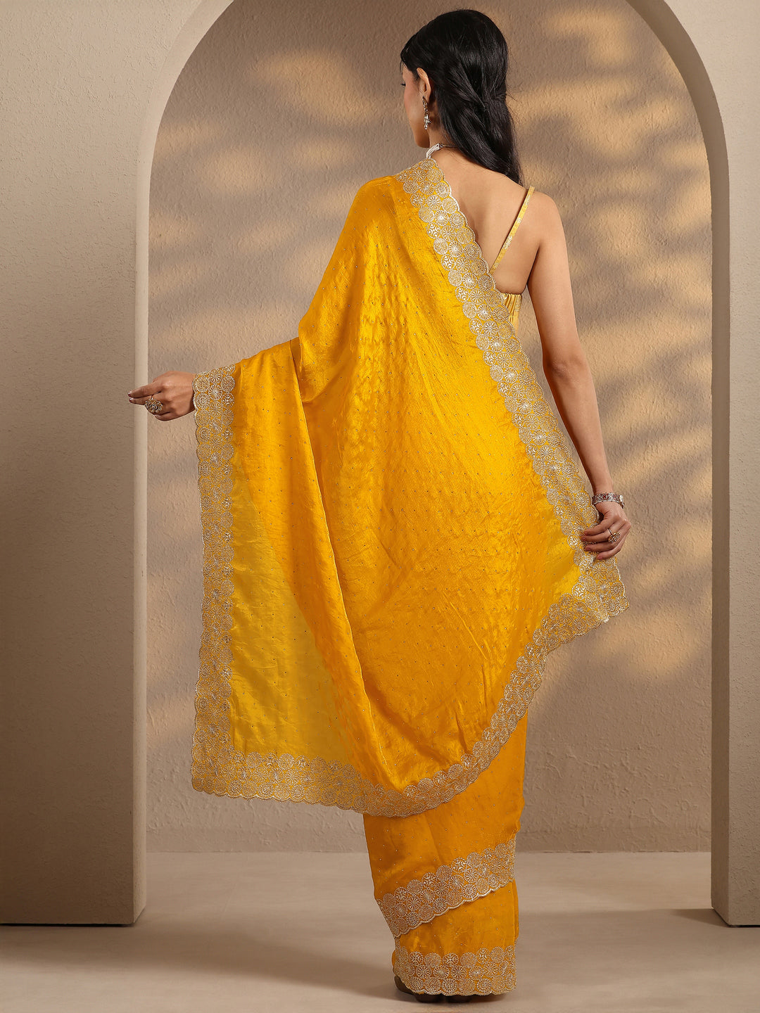  Yellow Embellished Silk Blend Saree With Unstitched Blouse Piece 