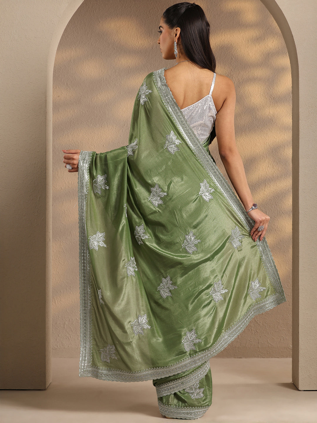  Green Embellished Silk Blend Saree With Unstitched Blouse Piece 