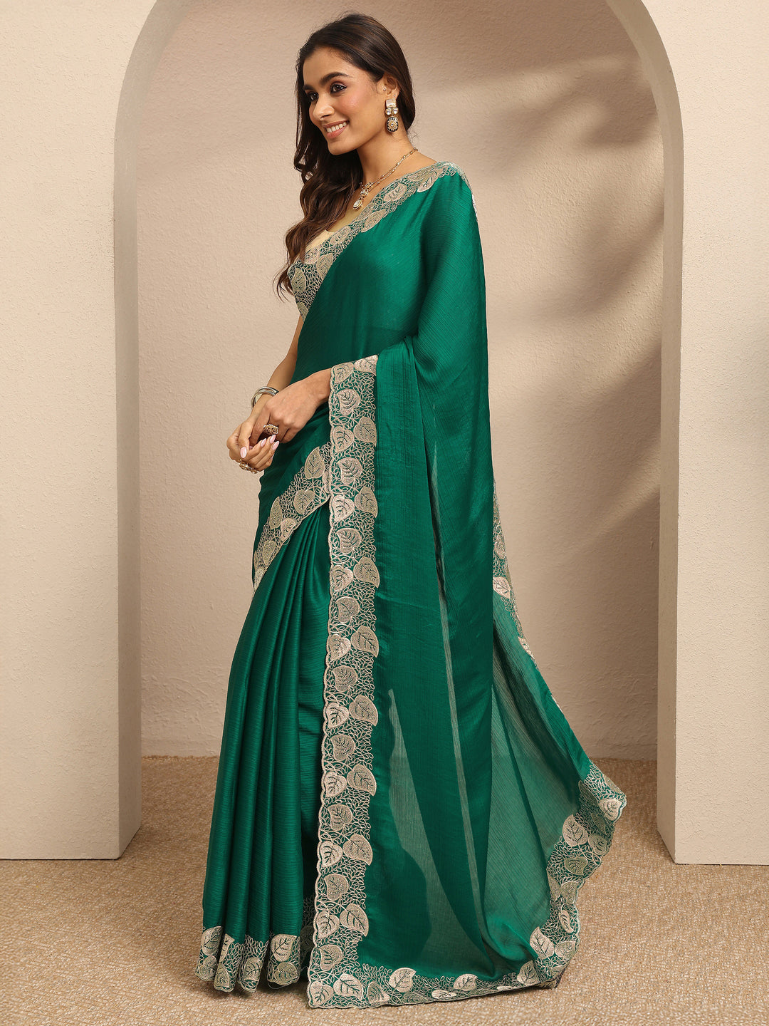  Green Solid Silk Blend Saree With Unstitched Blouse Piece 