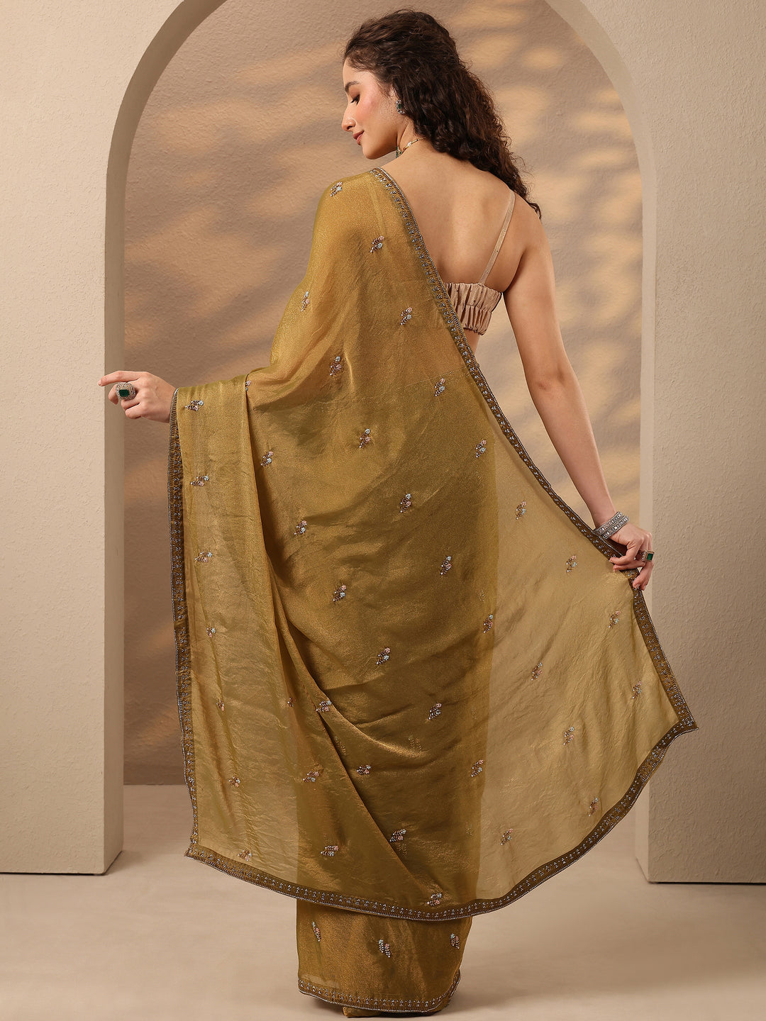  Green Embellished Silk Blend Saree With Unstitched Blouse Piece 