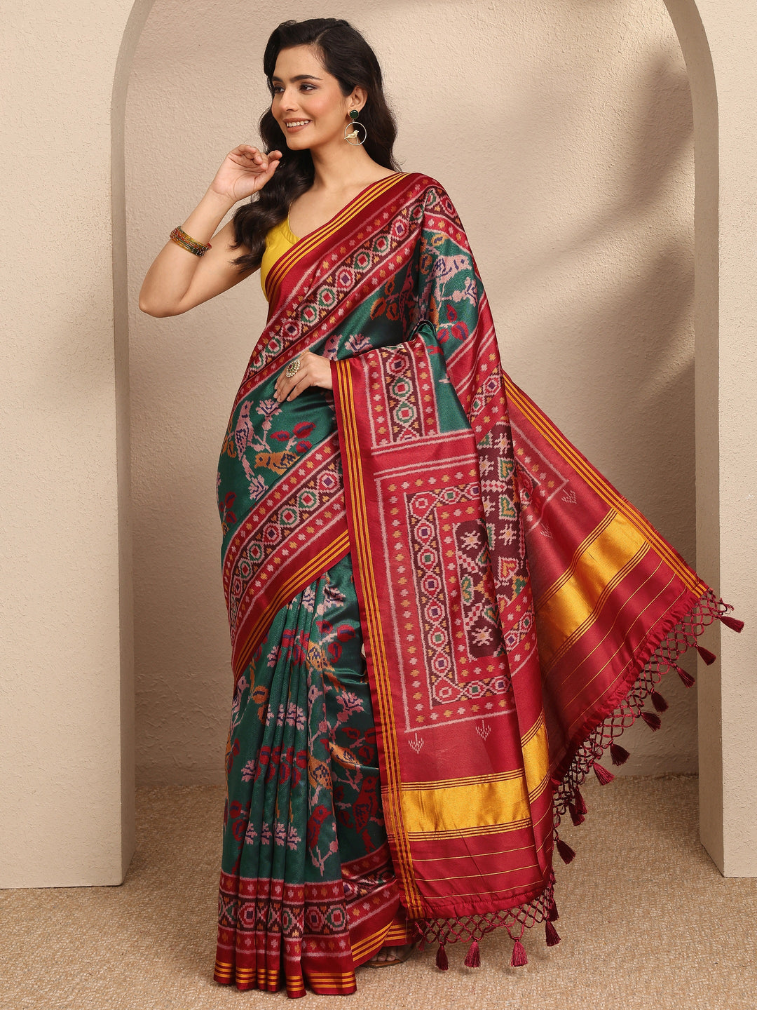 Blue Printed Silk Blend Saree With Unstitched Blouse Piece