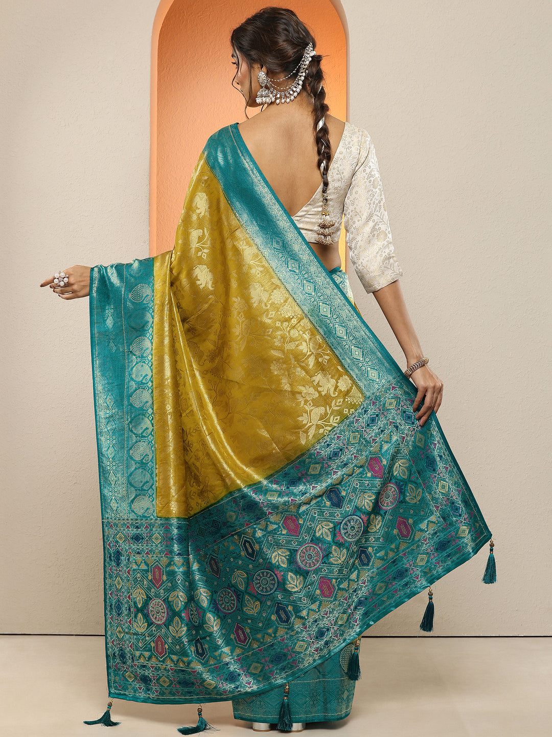  Olive Woven Design Silk Blend Sarees With Unstitched Blouse Piece 