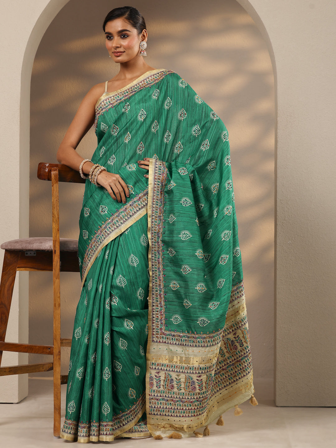  Green Printed Silk Blend Saree With Unstitched Blouse Piece 