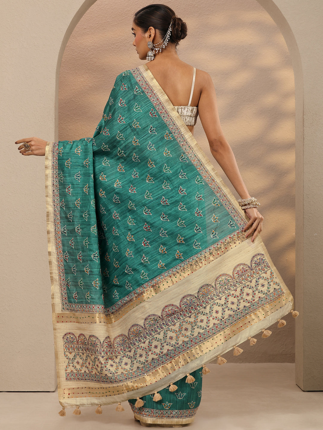  Green Printed Silk Blend Saree With Unstitched Blouse Piece 