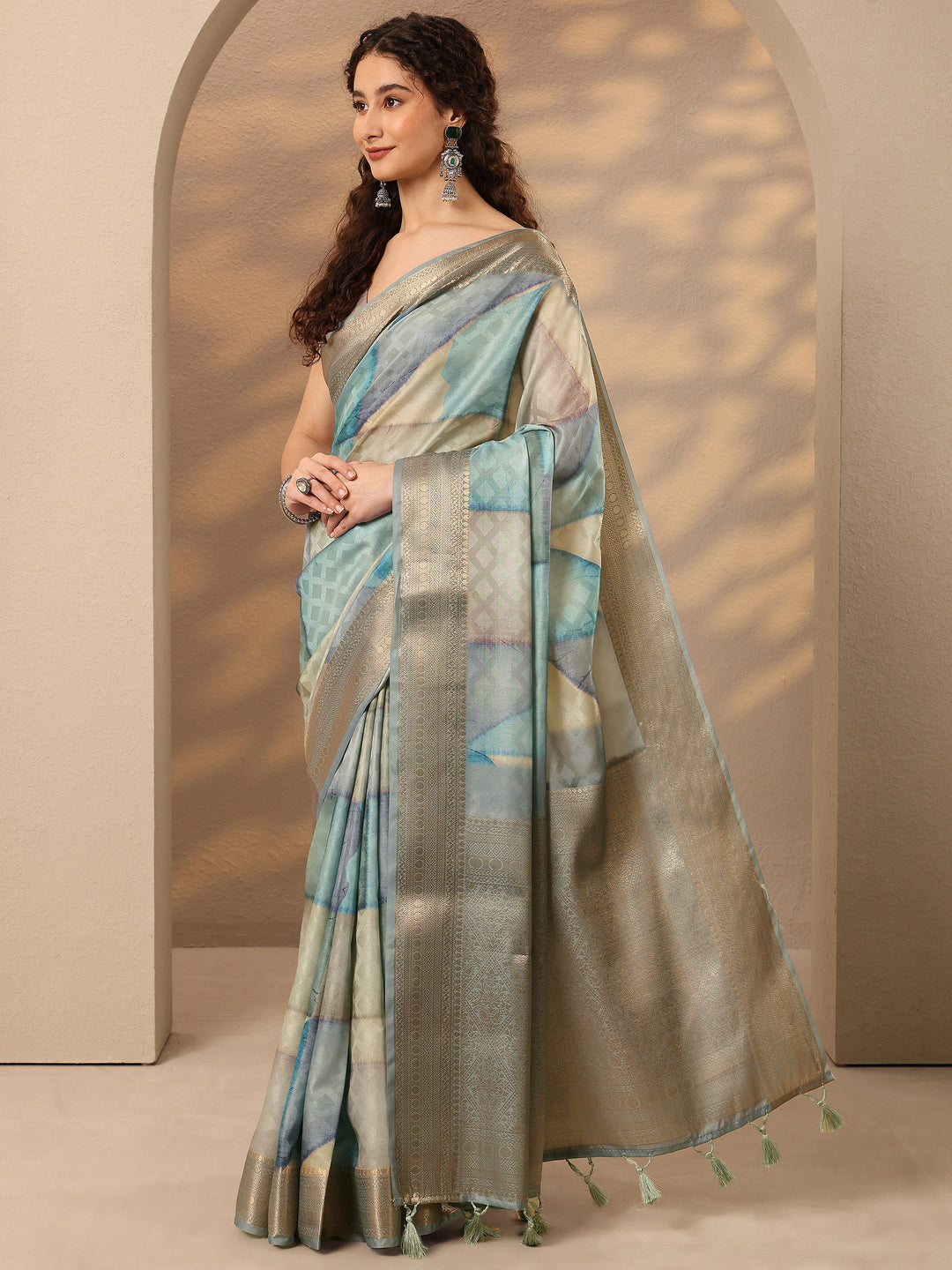  Multi Geometric Printed Silk Blend Saree With Unstitched Blouse Piece 