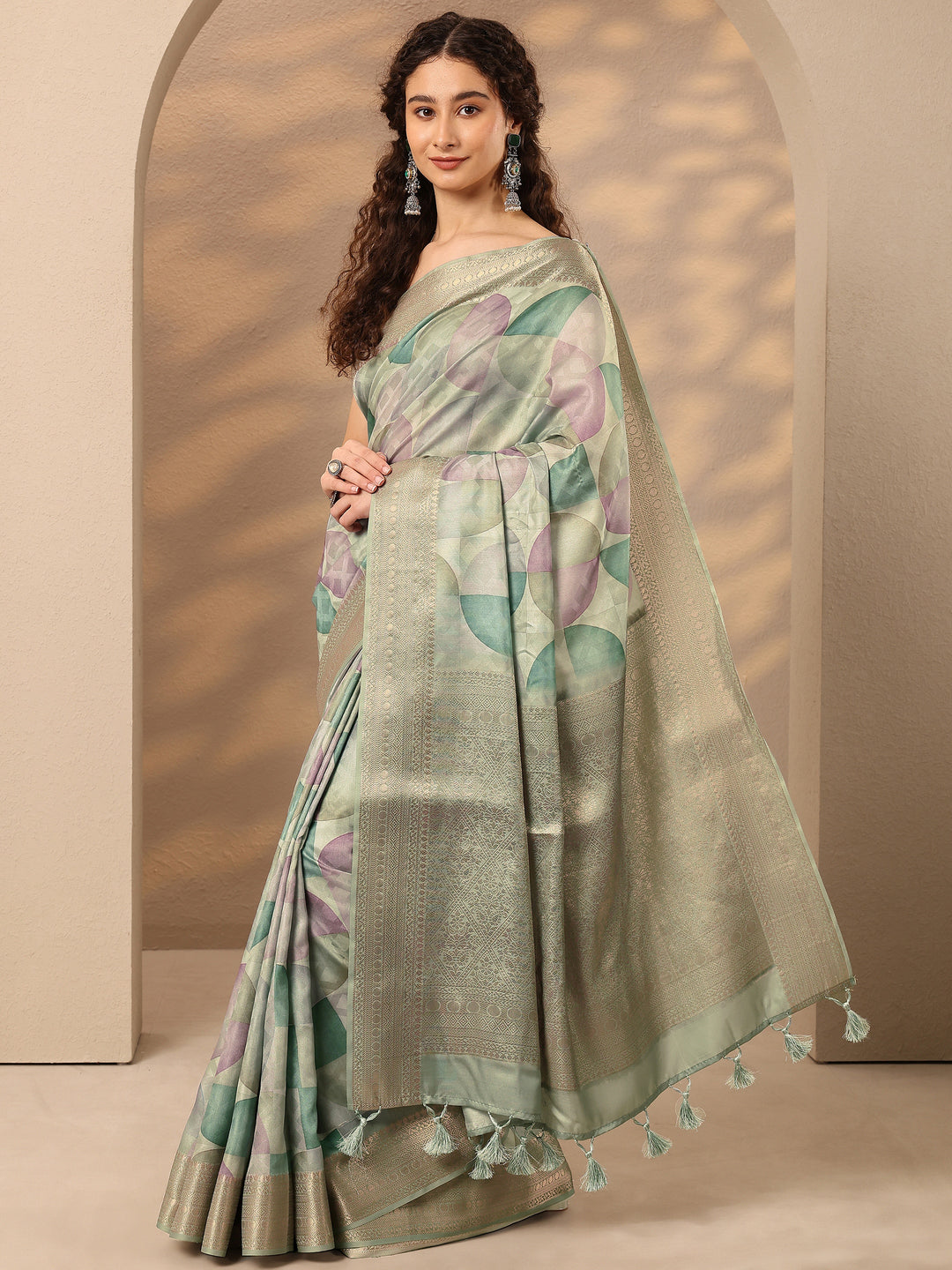  Multi Geometric Printed Silk Blend Saree With Unstitched Blouse Piece 