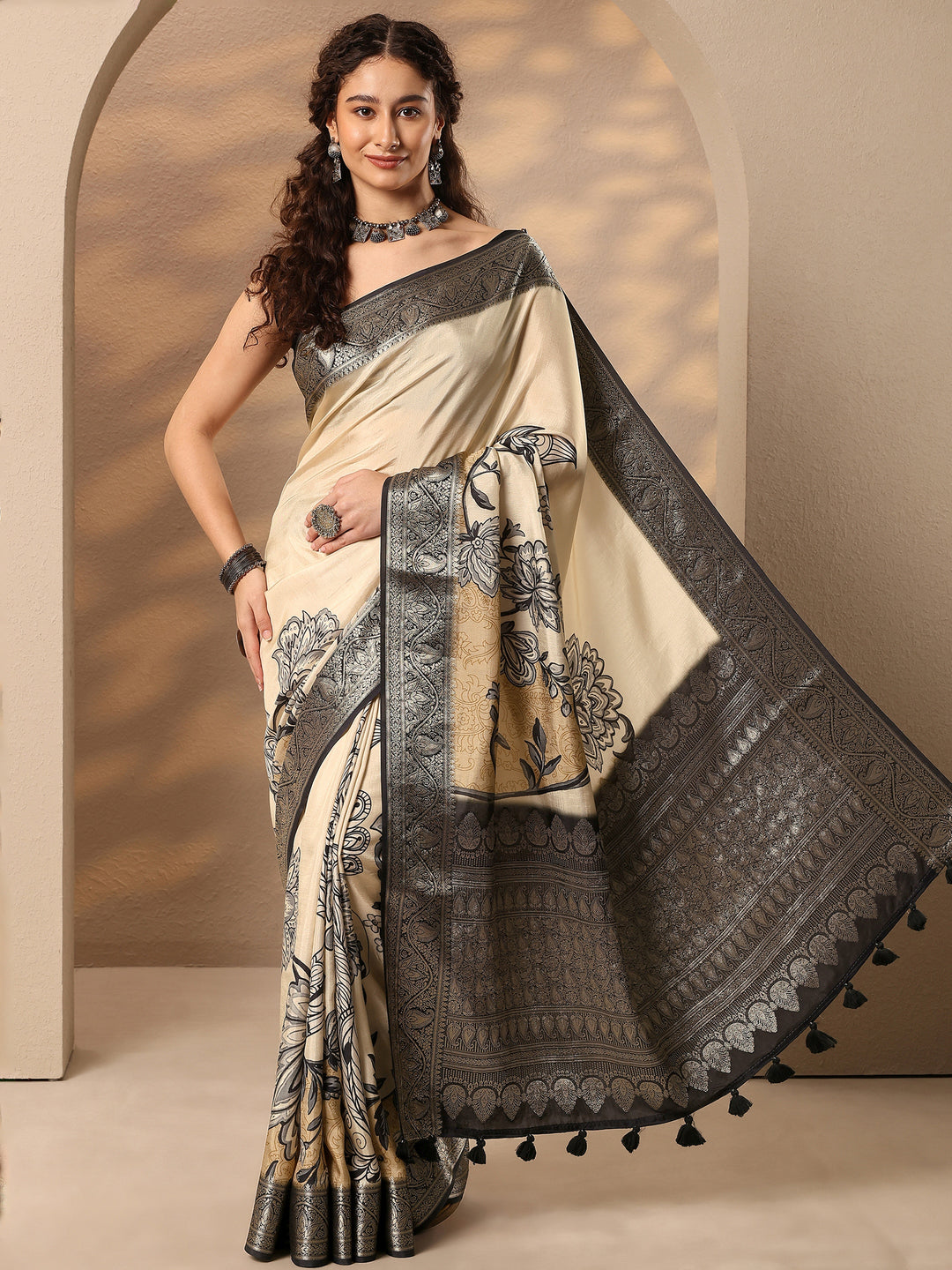  Beige Printed Silk Blend Saree With Unstitched Blouse Piece 