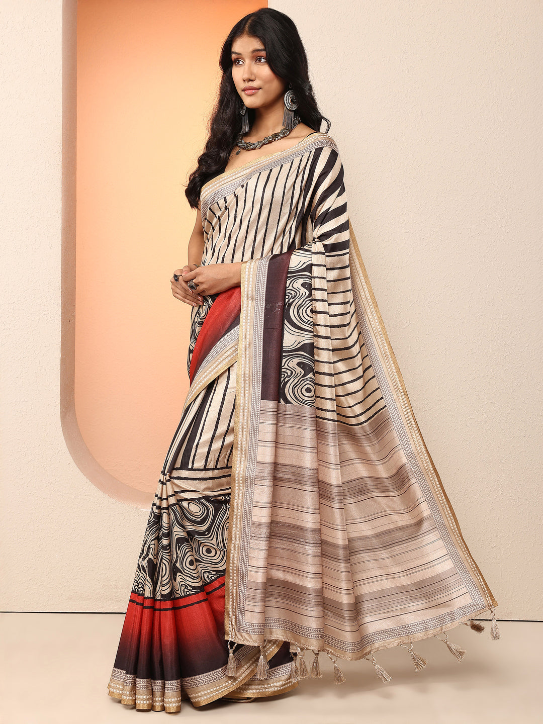  Multi Printed Silk Blend Saree With Unstitched Blouse Piece 