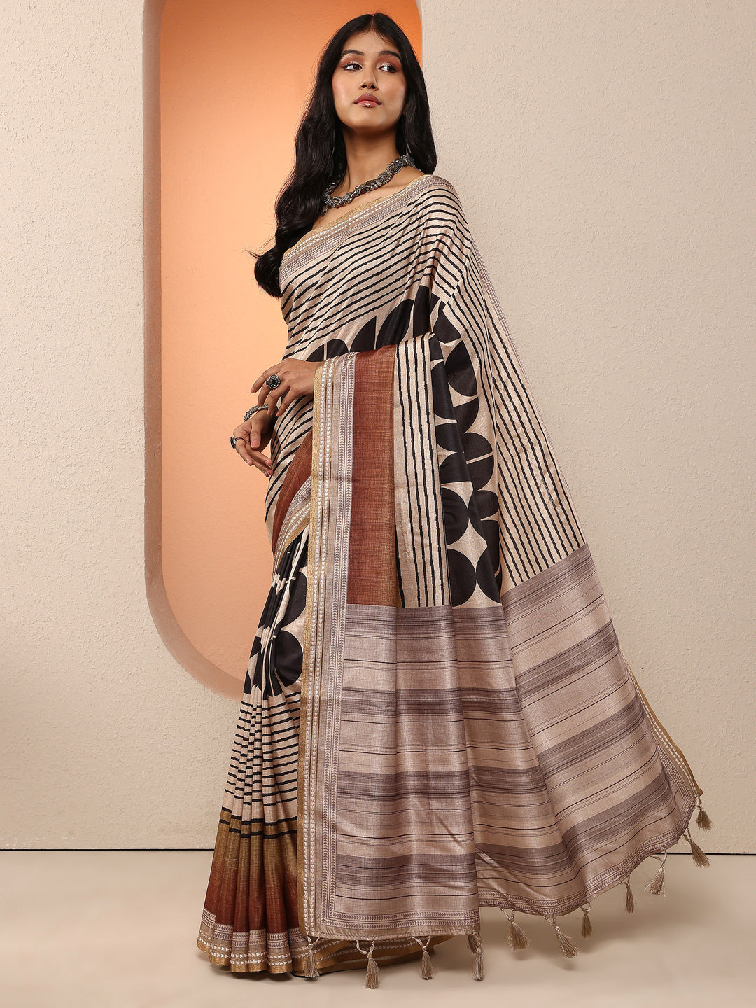  Multi Geomteric Printed Silk Blend Saree With Unstitched Blouse Piece 