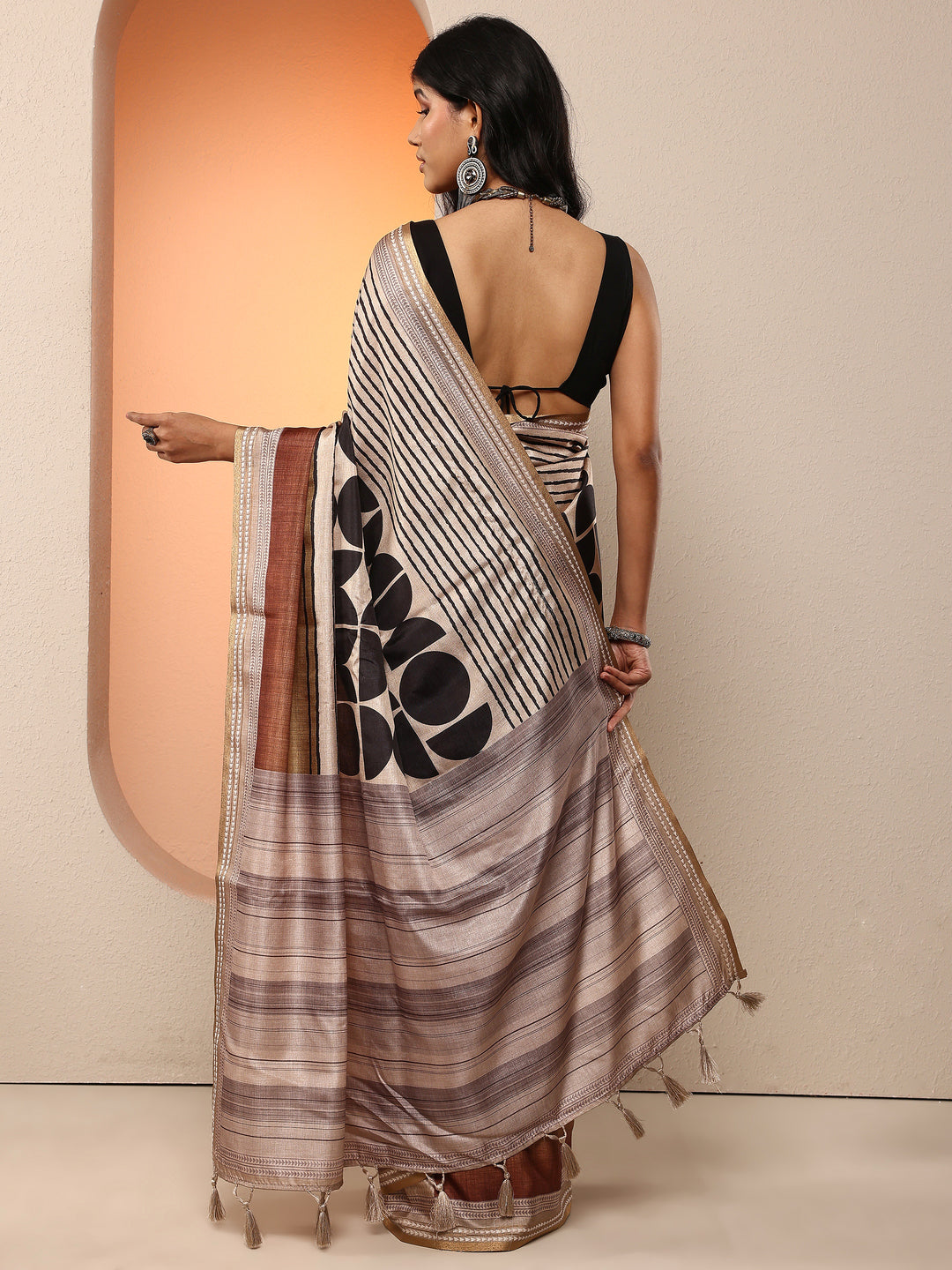  Multi Geomteric Printed Silk Blend Saree With Unstitched Blouse Piece 
