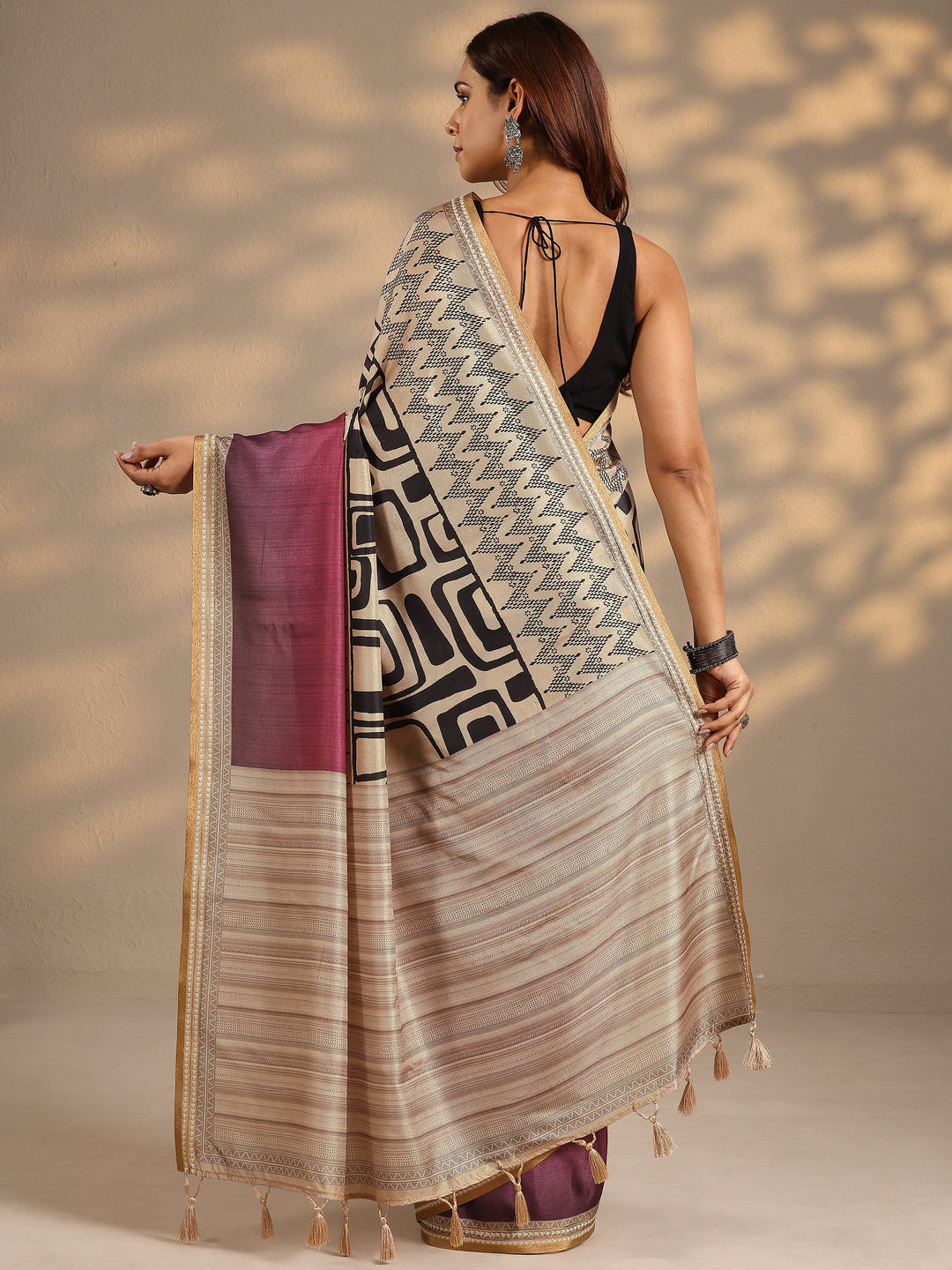  Beige Geometric Printed Silk Blend Saree With Unstitched Blouse Piece 