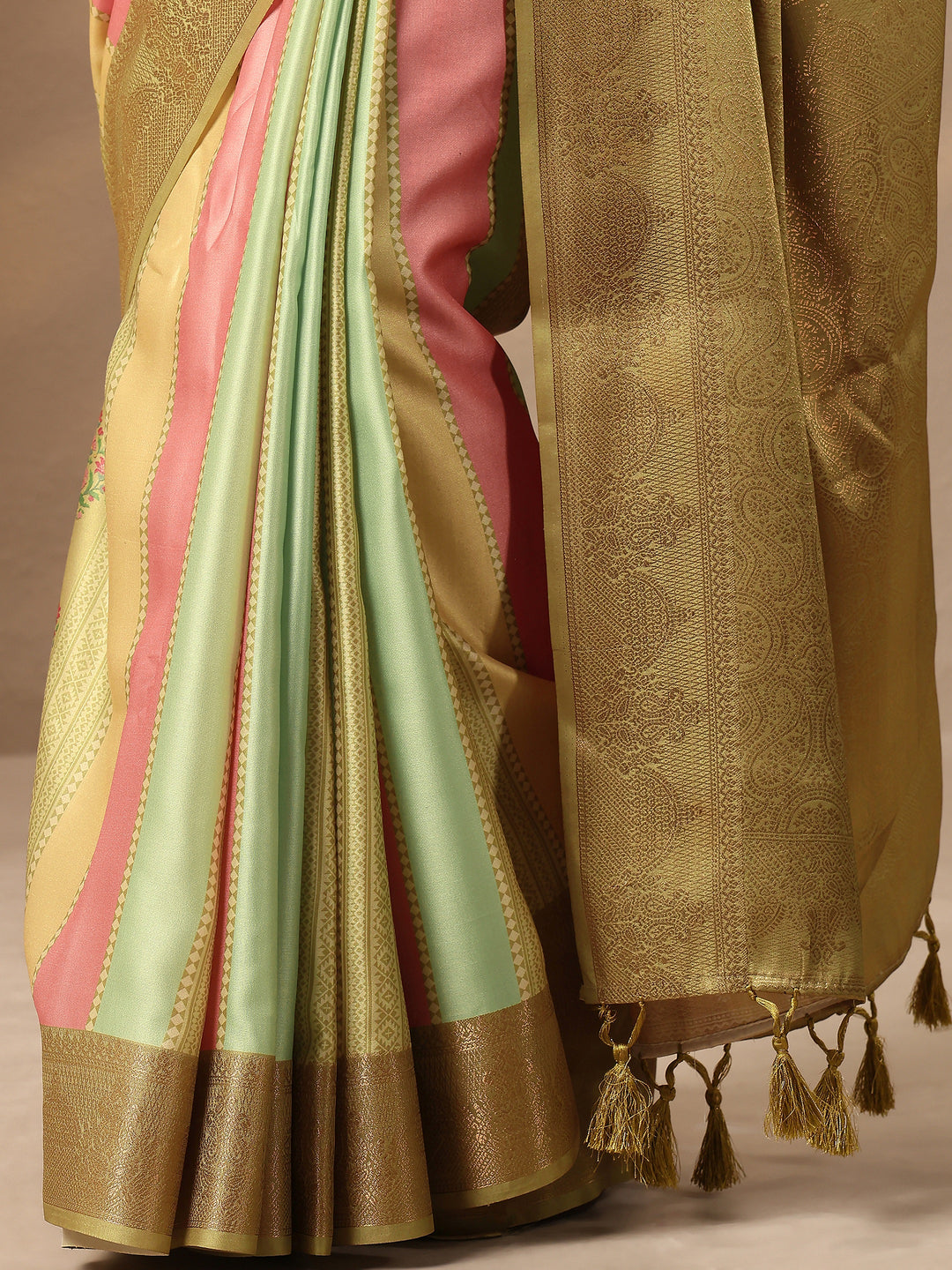  Multi Printed Silk Blend Saree With Unstitched Blouse Piece 