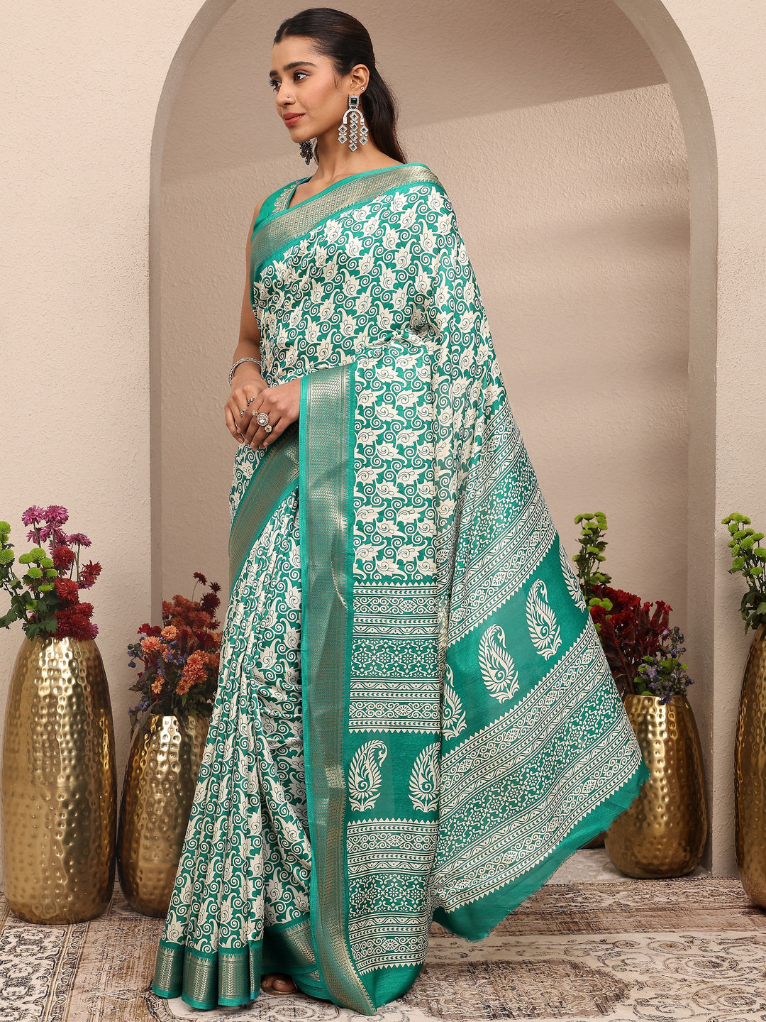 Green Printed Silk Blend Saree With Unstitched Blouse Piece 