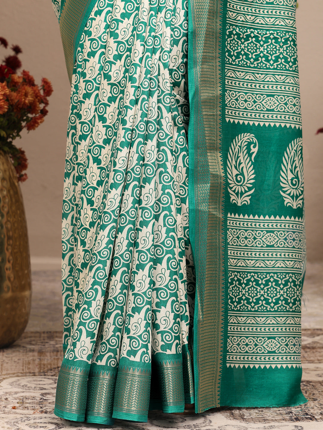  Green Printed Silk Blend Saree With Unstitched Blouse Piece 