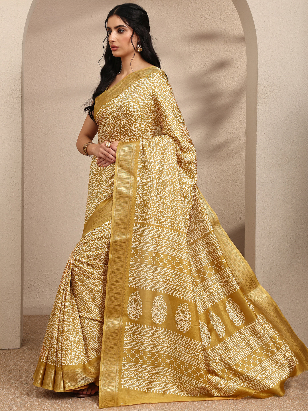  Mustard Paisley Printed Silk Blend Saree With Unstitched Blouse Piece 