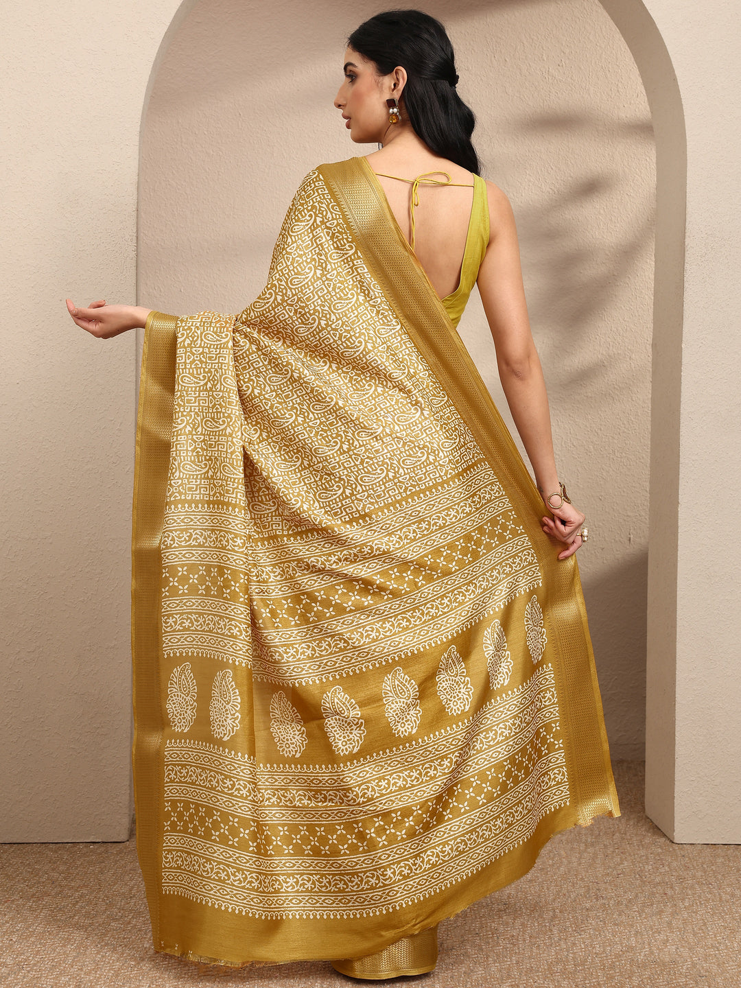  Mustard Paisley Printed Silk Blend Saree With Unstitched Blouse Piece 