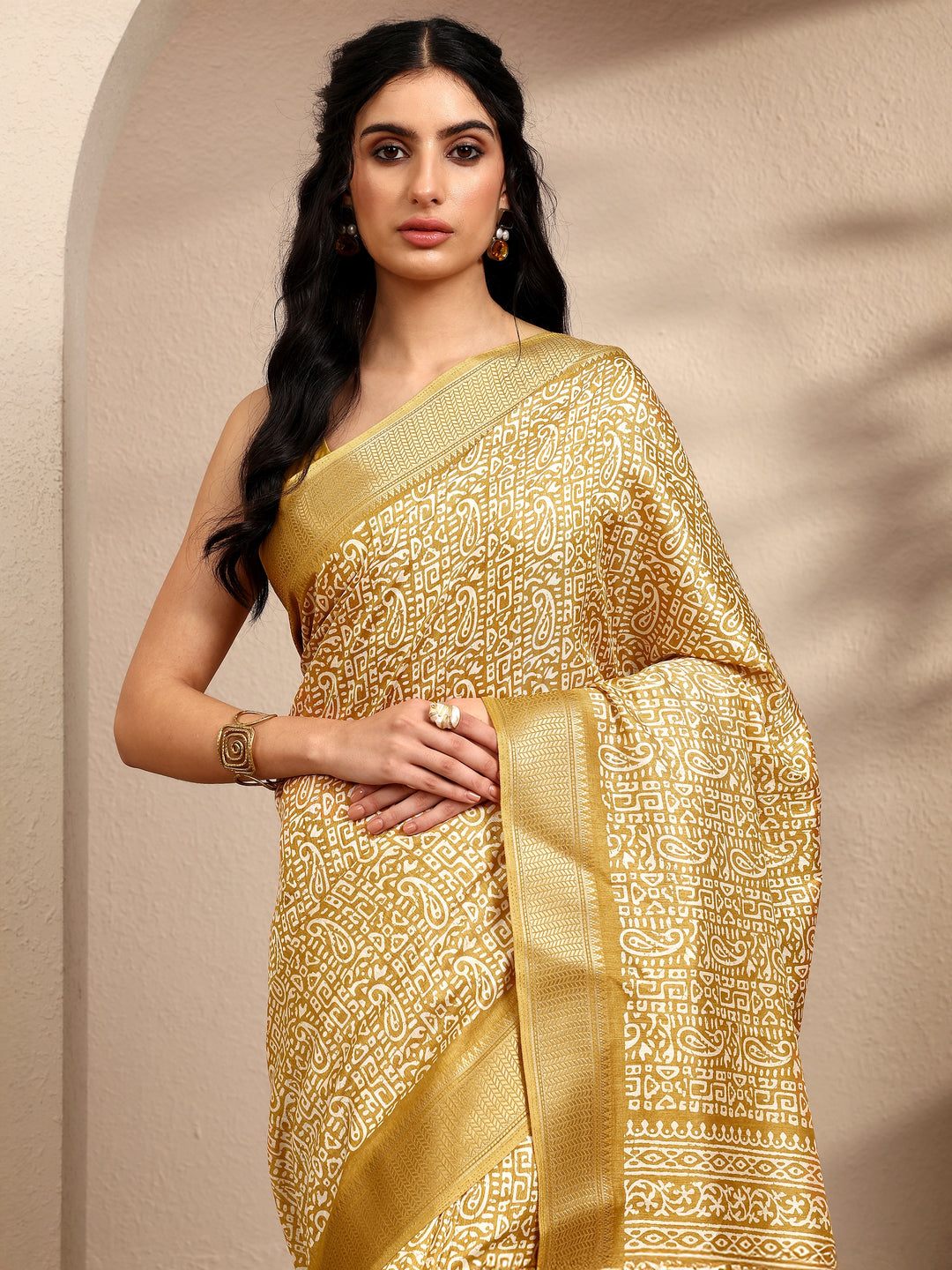 Mustard Paisley Printed Silk Blend Saree With Unstitched Blouse Piece 