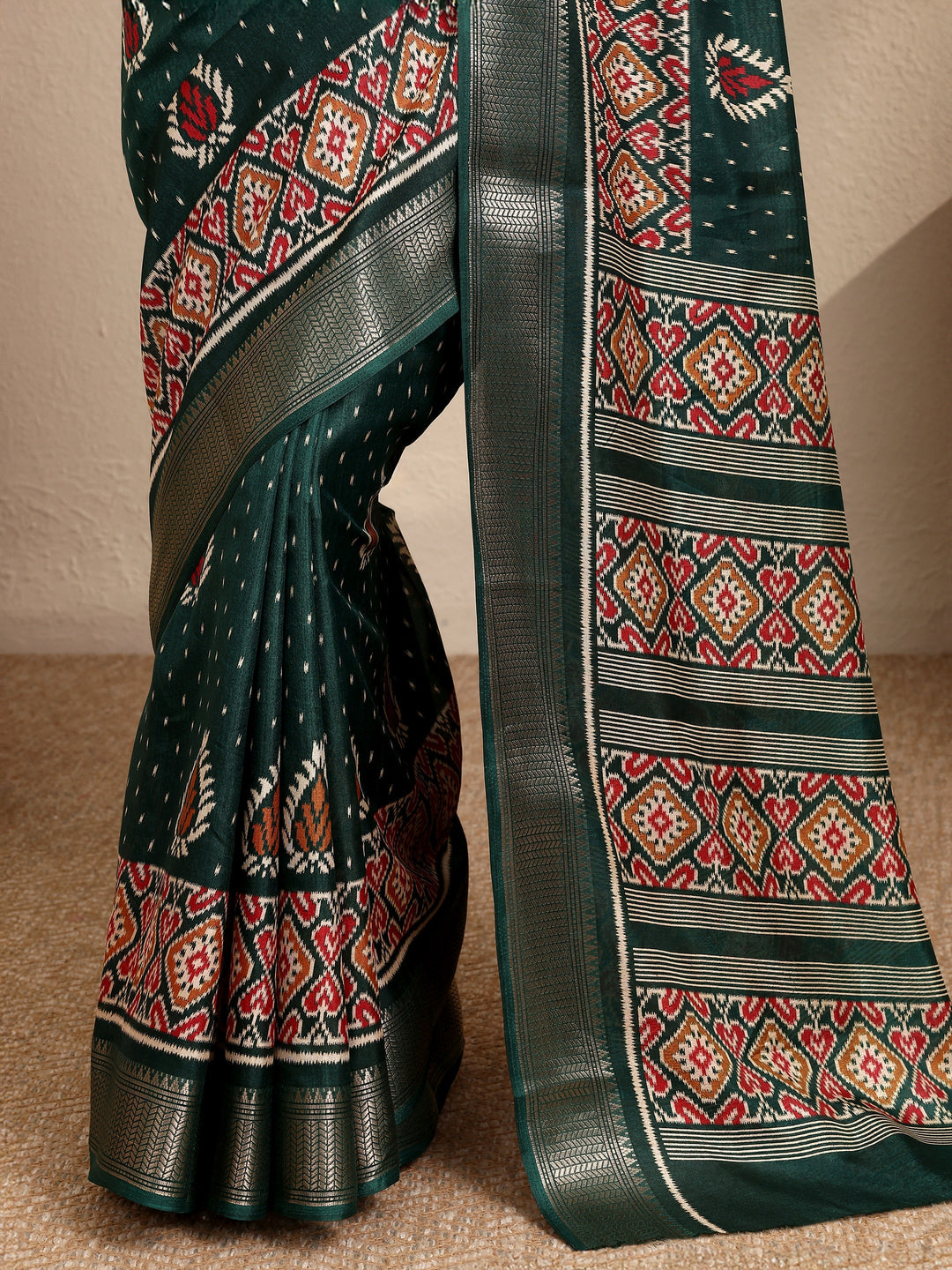  Green Printed Silk Blend Saree With Unstitched Blouse Piece 