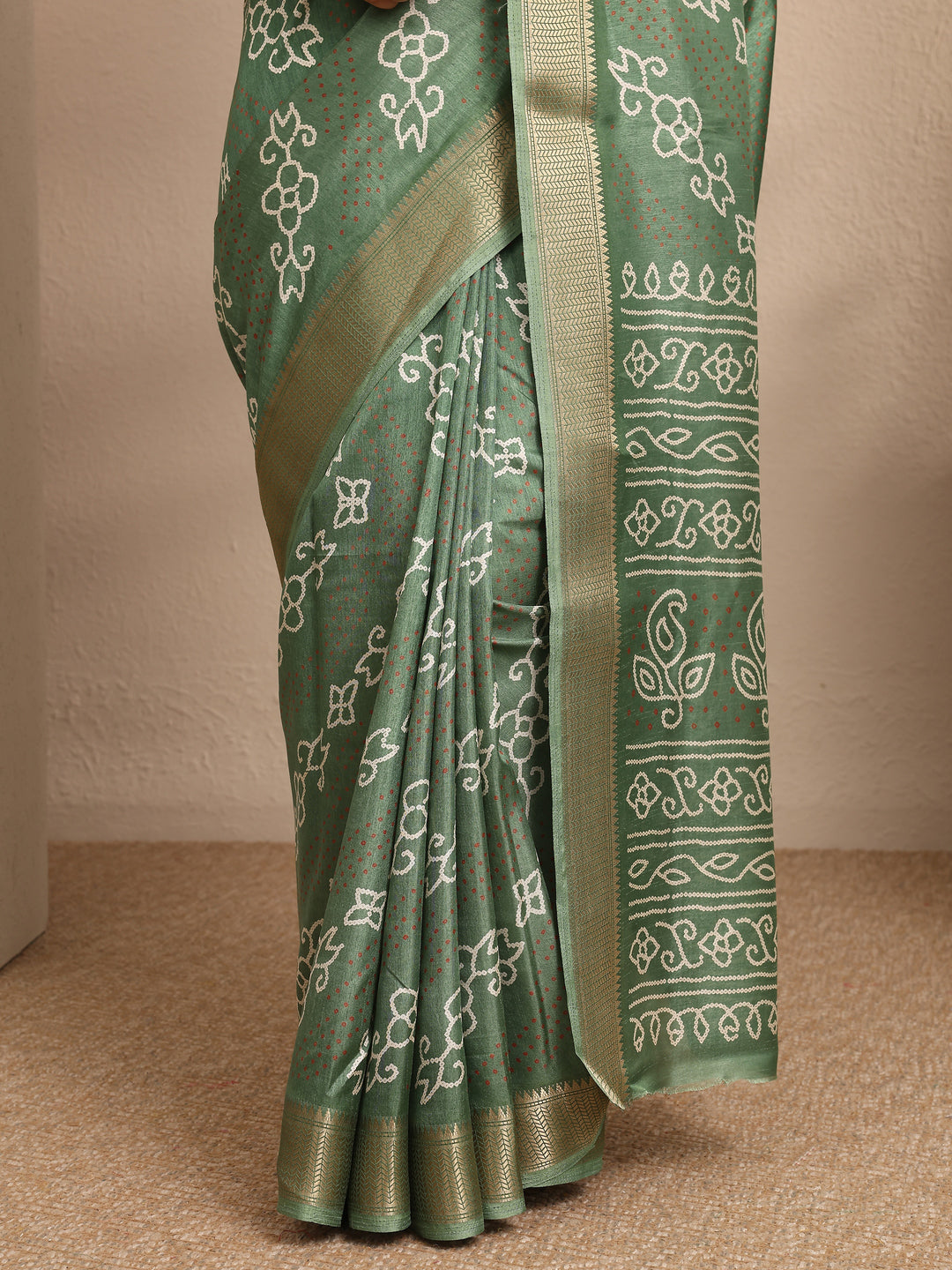  Green Bandhani Printed Silk Blend Saree With Unstitched Blouse Piece 