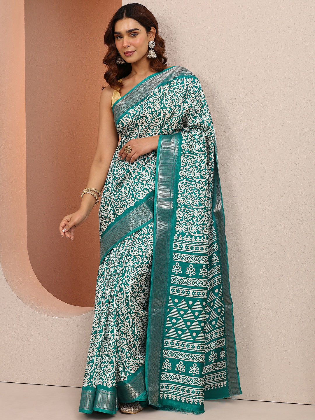  Green Printed Silk Blend Saree With Unstitched Blouse Piece 