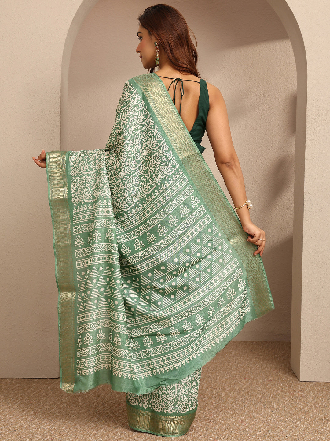  Green Printed Silk Blend Saree With Unstitched Blouse Piece 