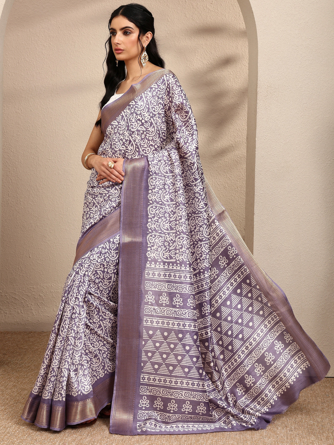  Lavender Printed Silk Blend Saree With Unstitched Blouse Piece 