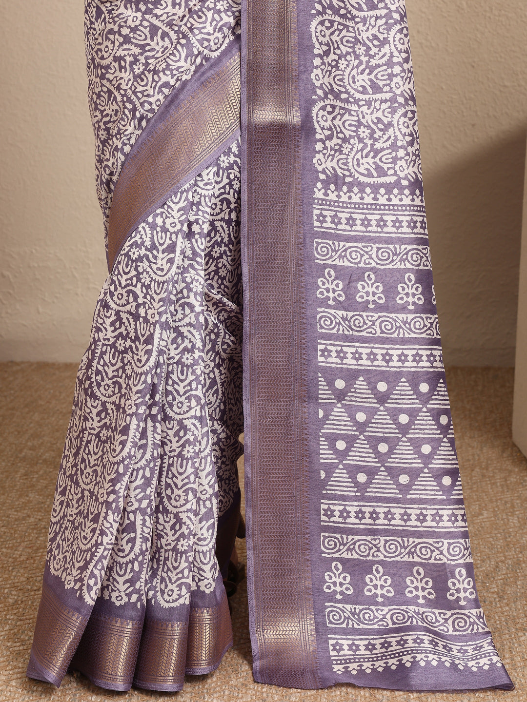  Lavender Printed Silk Blend Saree With Unstitched Blouse Piece 