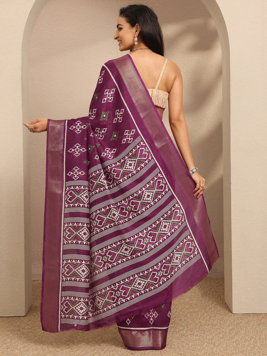  Burgundy Printed Silk Blend Saree With Unstitched Blouse Piece 