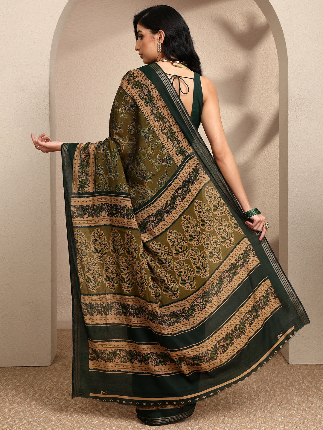  Green Paisley Printed Silk Blend Saree With Unstitched Blouse Piece 