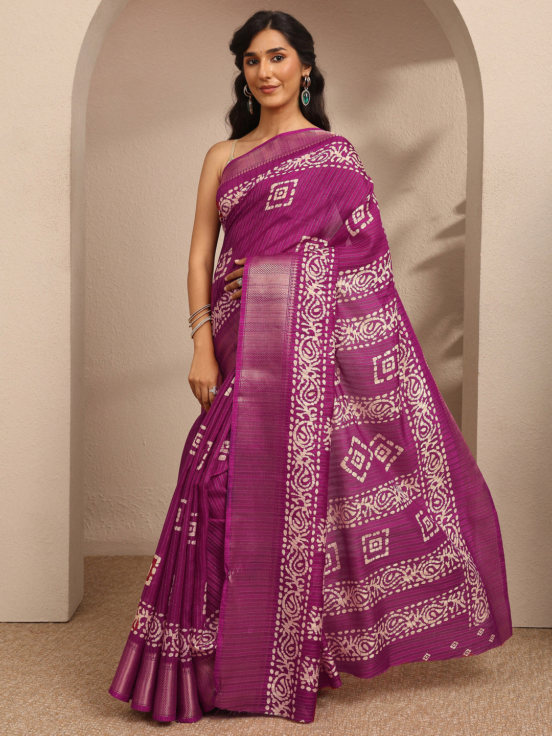  Burgundy Geometric Printed Silk Blend Saree With Unstitched Blouse Piece 