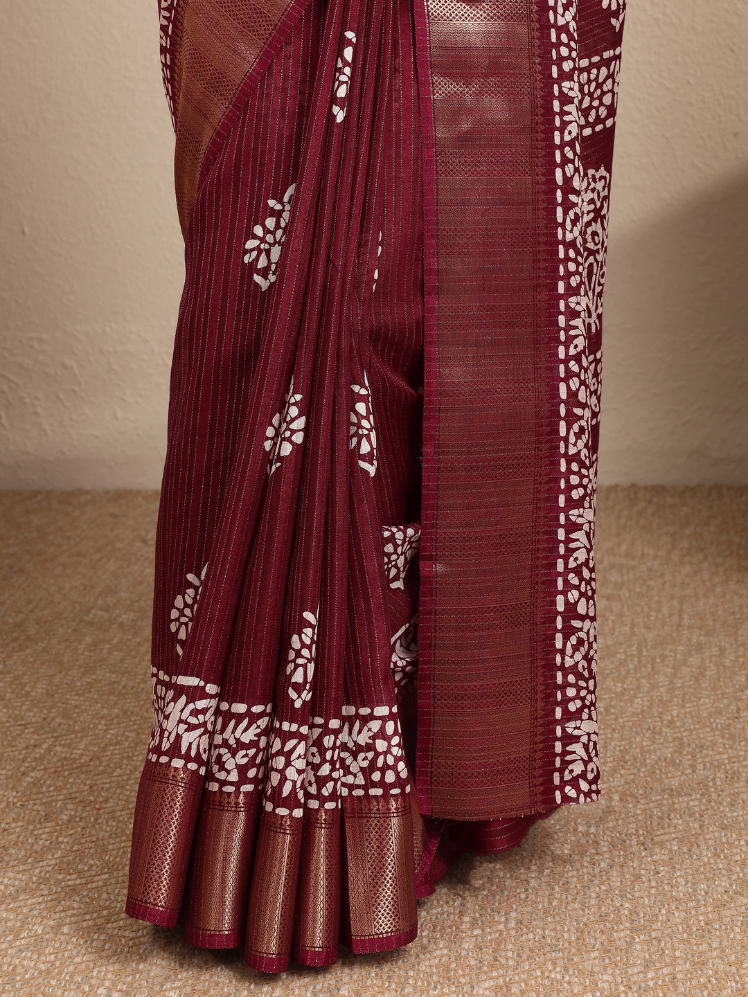  Burgundy Printed Silk Blend Saree With Unstitched Blouse Piece 