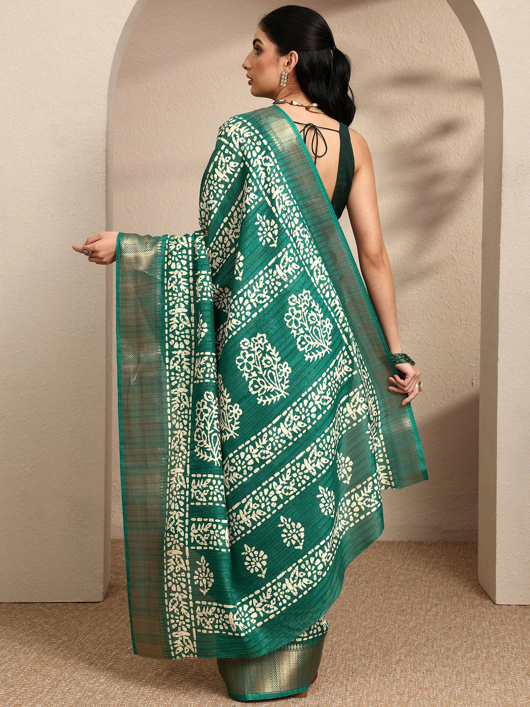  Green Printed Silk Blend Saree With Unstitched Blouse Piece 