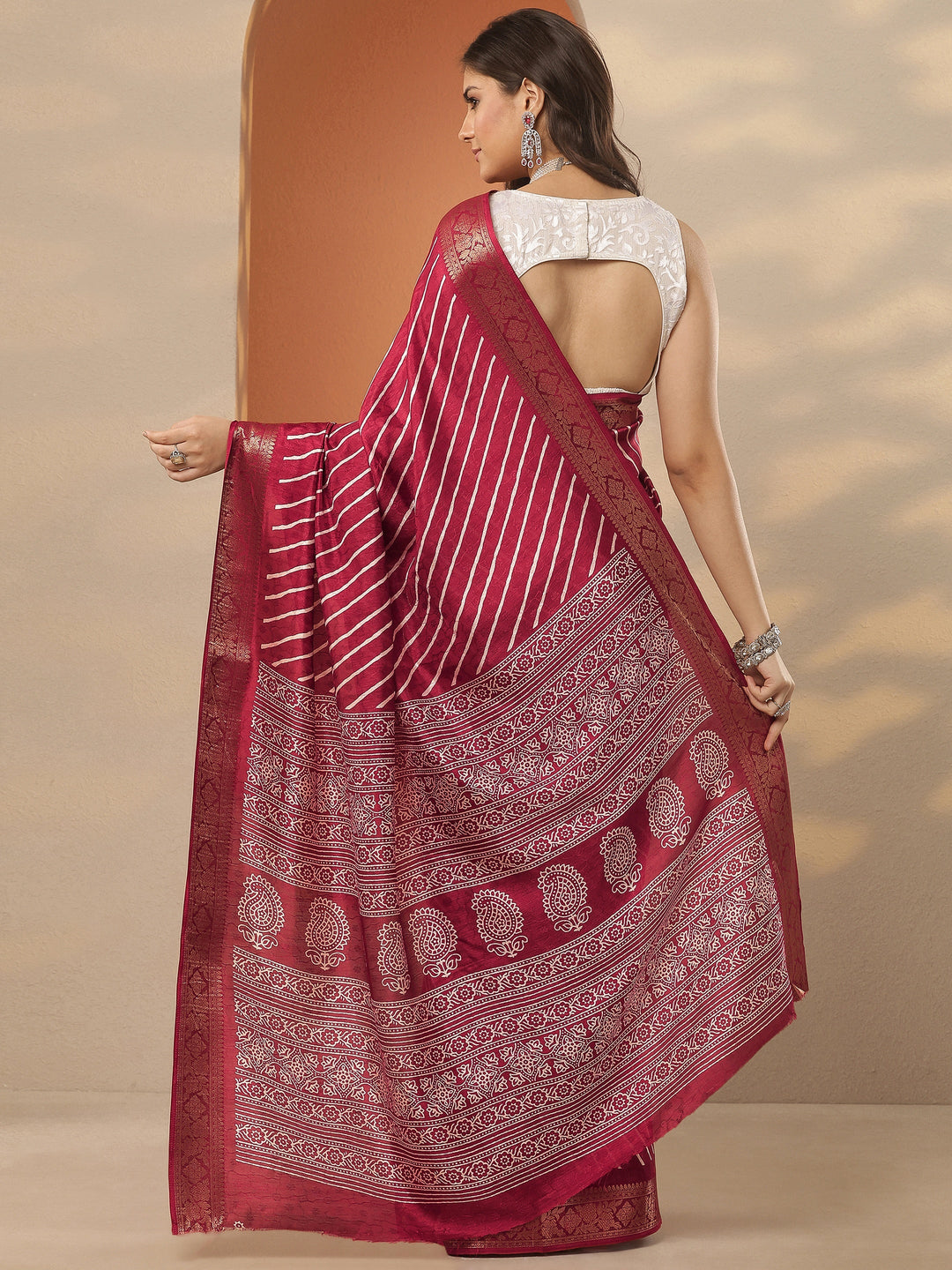  Maroon Leheriya Printed Silk Blend Saree With Unstitched Blouse Piece 