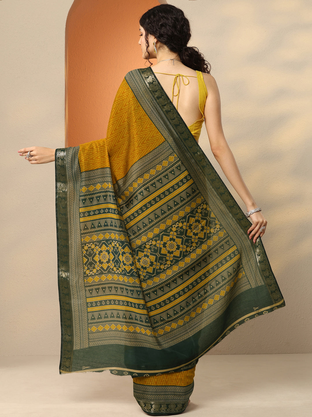  Mustard Chevron Printed Silk Blend Saree With Unstitched Blouse Piece 