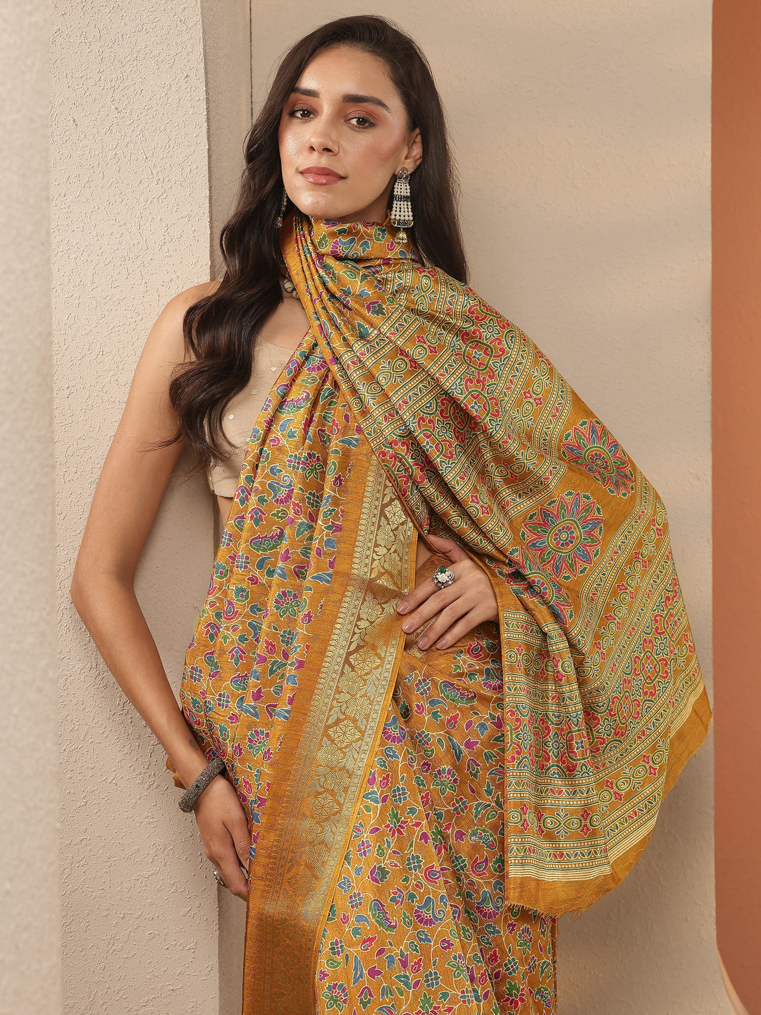  Mustard Printed Silk Blend Saree With Unstitched Blouse Piece 