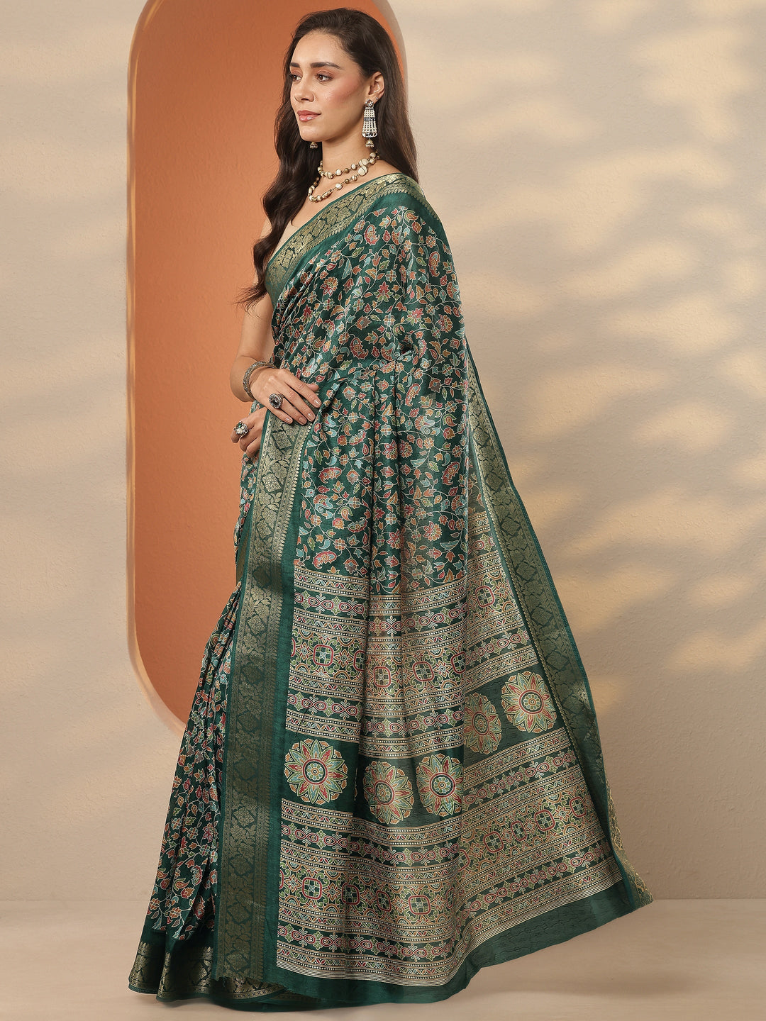  Green Printed Silk Blend Saree With Unstitched Blouse Piece 