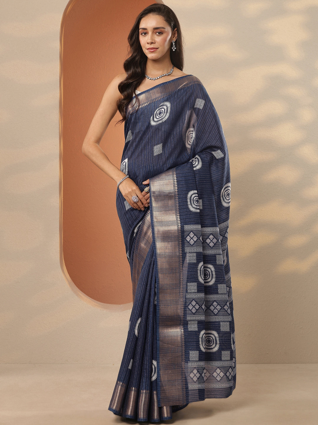  Navy blue Printed Silk Blend Saree With Unstitched Blouse Piece 